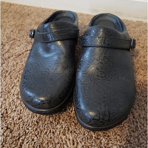 Dansko allison leather slip on clogs black floral embossed 42 - Picture 2 of 8